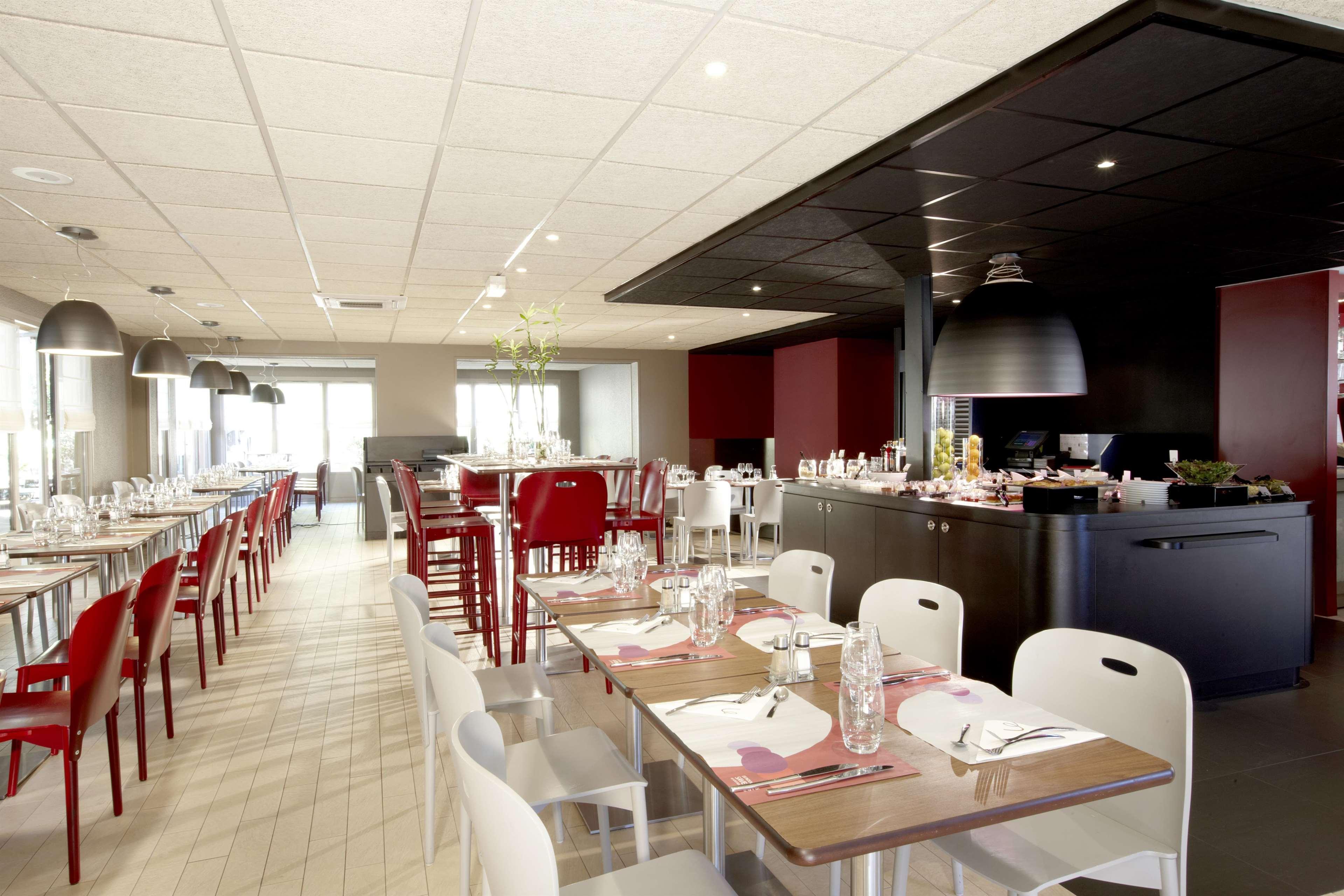 Campanile Marseille Saint Antoine Hotel Restaurant photo